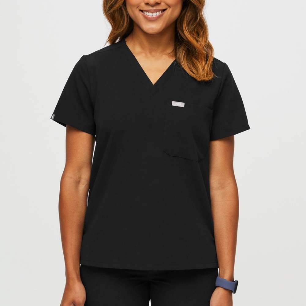 Women’s Figs Black Scrub Top- Catarina one pocket scrub top. Size: XXS petite.